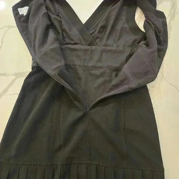 Tracy Reese NY Sleeveless V-Neck Patent Leather Pleated Midi Dress Black Size 4 - Picture 10 of 14